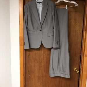 Brooks Brothers 346 classic fit size 10 2 piece suit solid grey